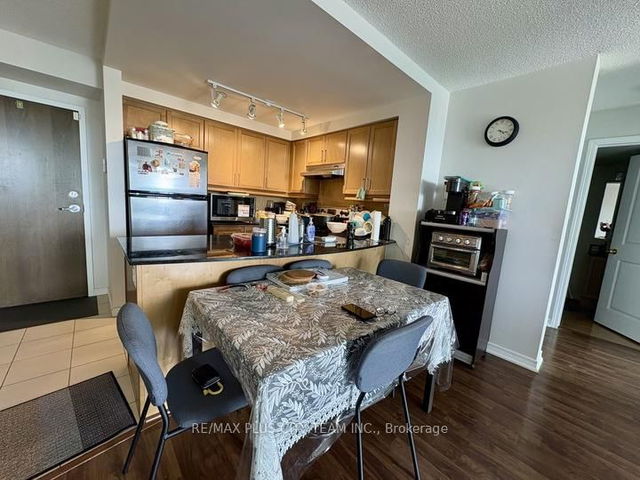 2212 - 9 George Street N