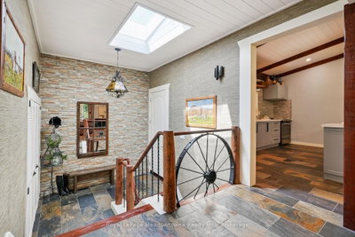 9878 15 Side Road — more photos