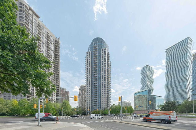 803 - 330 Burnhamthorpe Road W