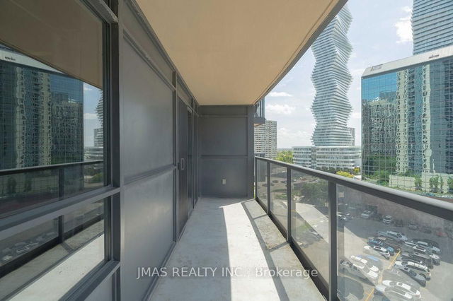 803 - 330 Burnhamthorpe Road W