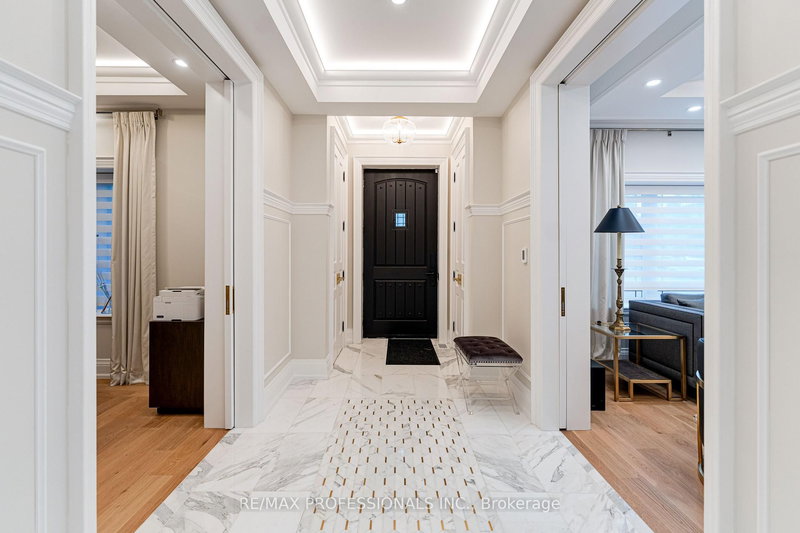 161 The Kingsway, Toronto, M8X 2V5 | Image 2