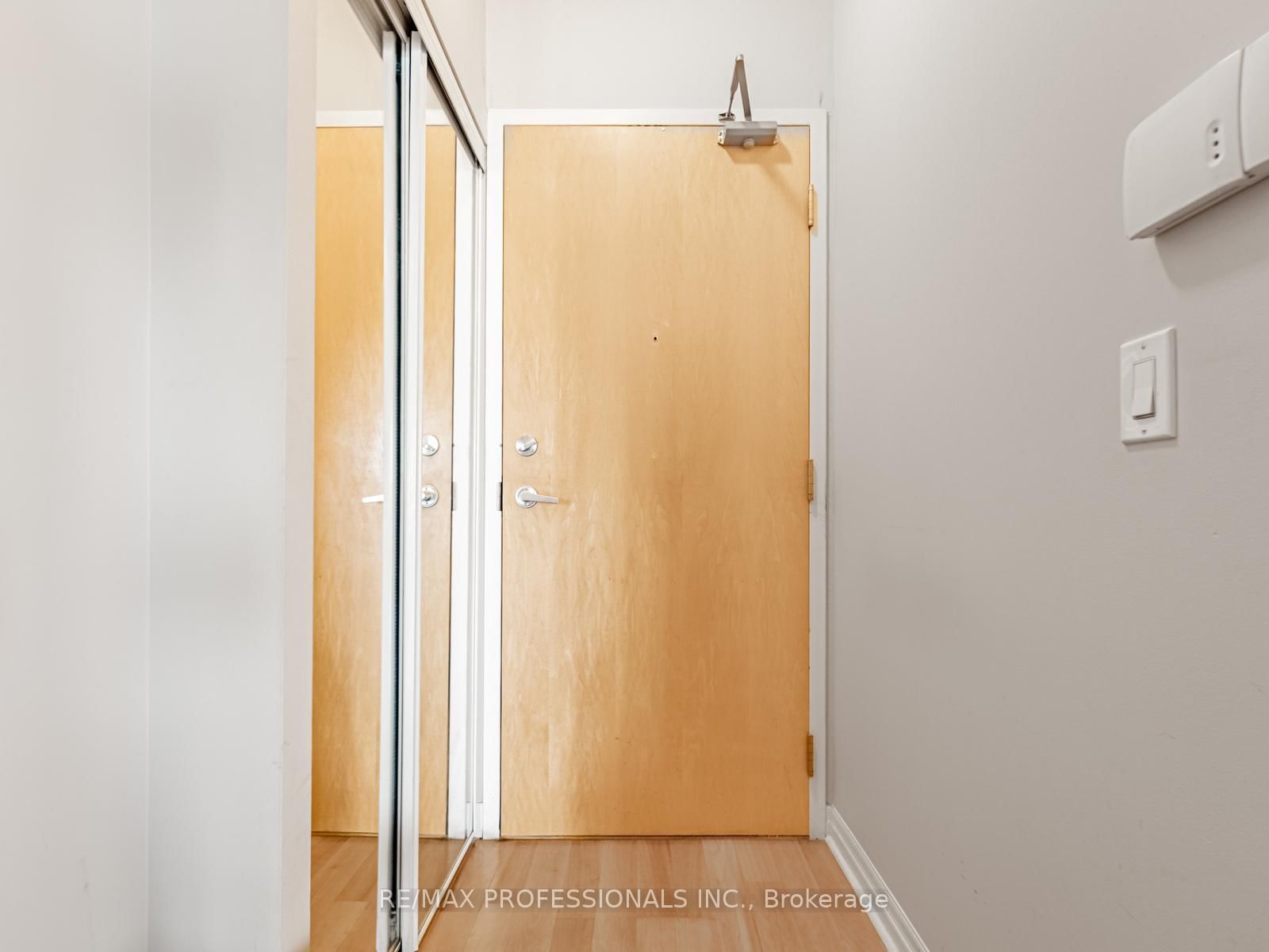 3939 Duke of York Boulevard, Unit 2002 - Photo 3