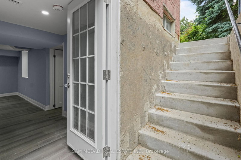 (Unit A) - 1527 Chiddingstone Circ, Mississauga, L5M 3P8 | Image 2