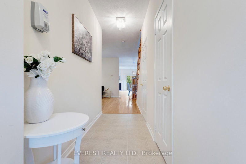 5172 Nestling Grve, Mississauga, L5M 0L2 | Image 3