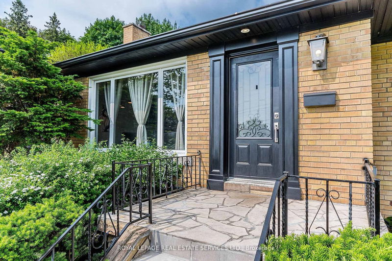 42 Glen Agar Dr, Toronto - Princess-Rosethorn image-0-0
