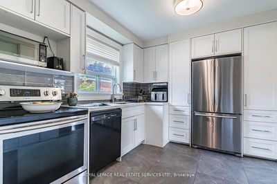 42 Glen Agar Dr, Toronto - Princess-Rosethorn image-0-1