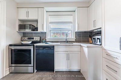 42 Glen Agar Dr, Toronto - Princess-Rosethorn image-0-3