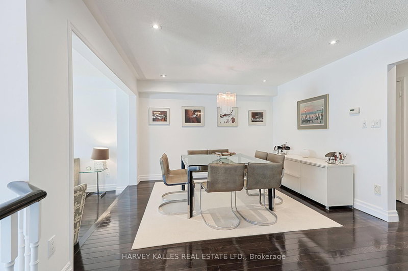 1050 Lindsay Dr, Oakville, L6M 3B5 | Image 3