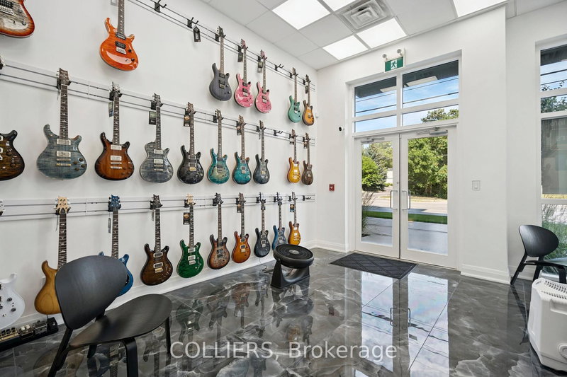 102 - 34 Plains Rd E, Burlington, L7T 0B9 | Image 3