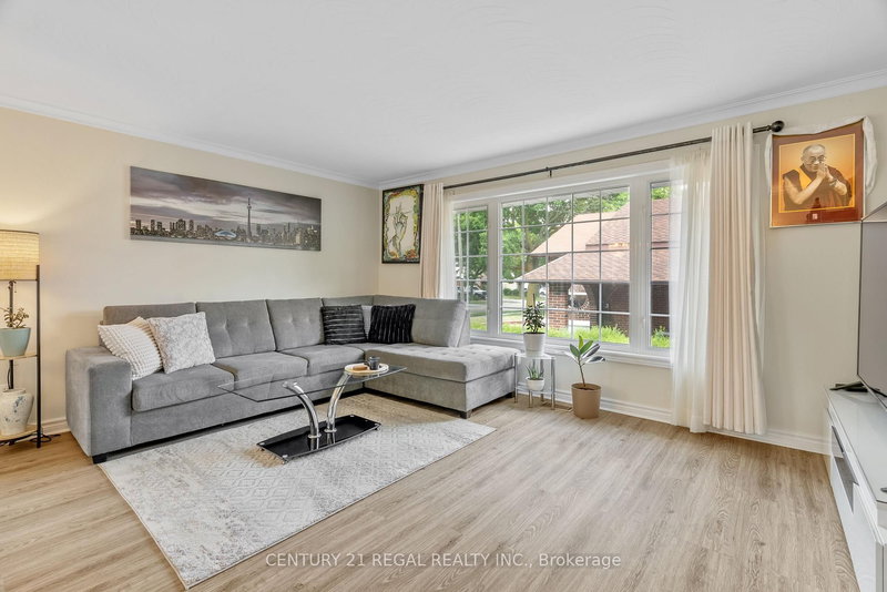 97 Westhampton Dr, Toronto, M9R 1Y1 | Image 2