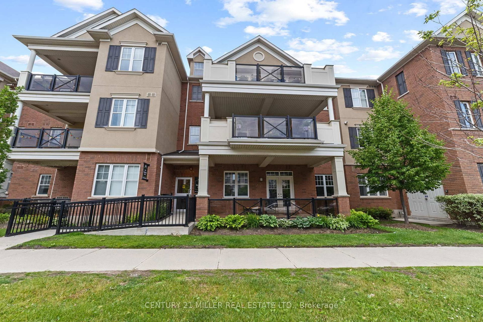 263 Georgian Oakville,ON L6H 0L2