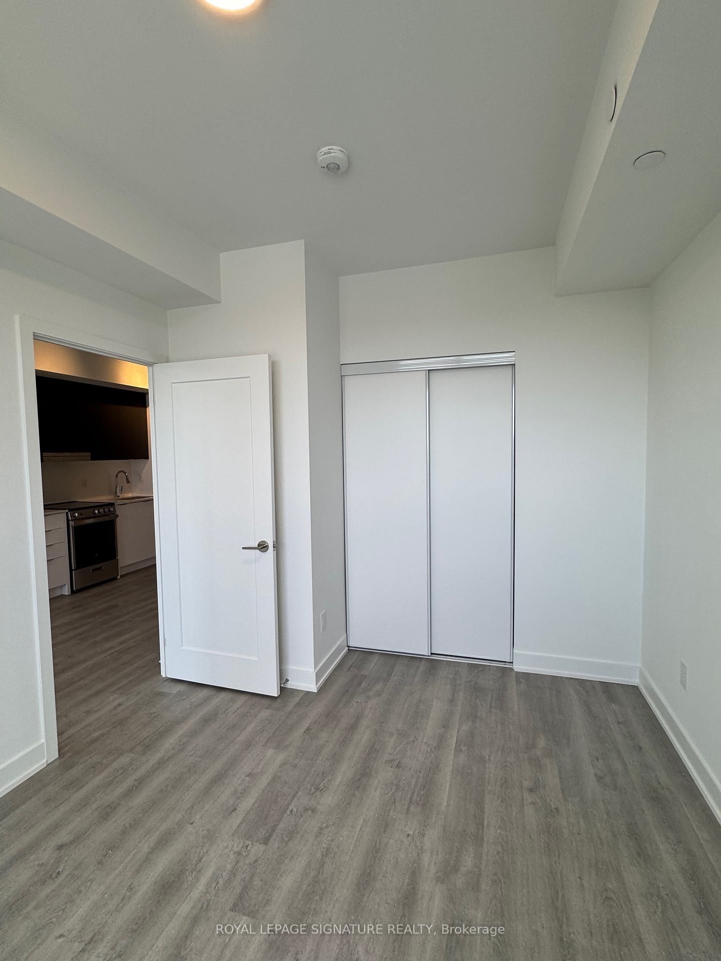 5105 Hurontario Street, Unit 812 - Photo 16