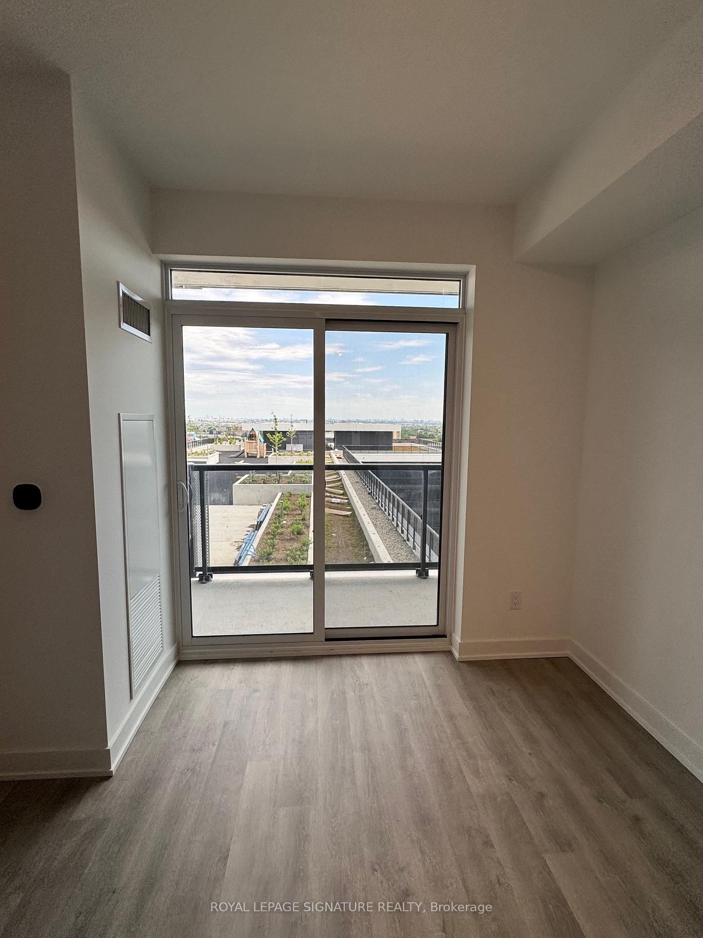 5105 Hurontario Street, Unit 812 - Photo 21