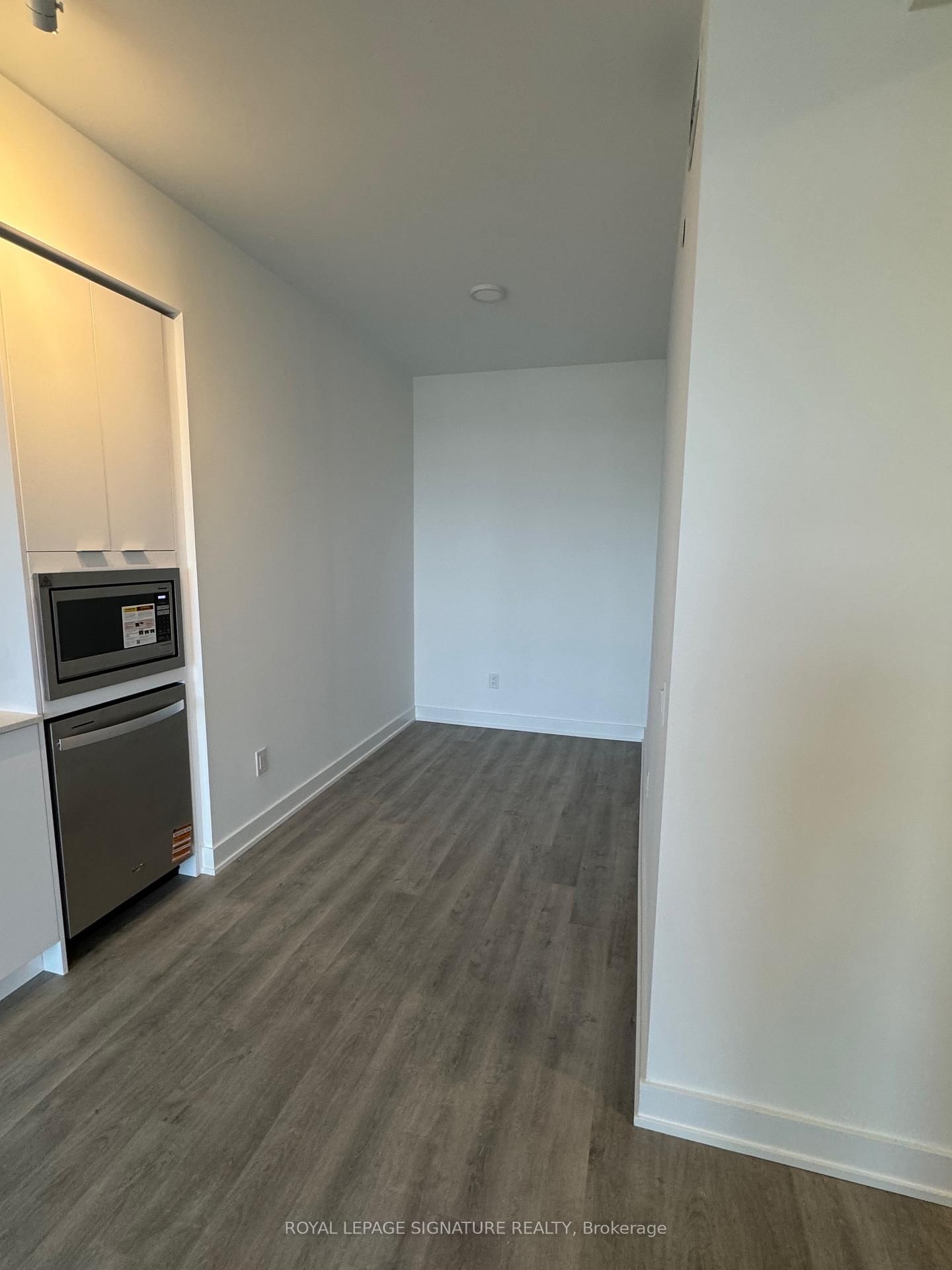 5105 Hurontario Street, Unit 812 - Photo 9