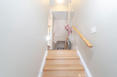 Unit 7 — 3025 Destination Dr, Mississauga - Churchill Meadows image-0-2