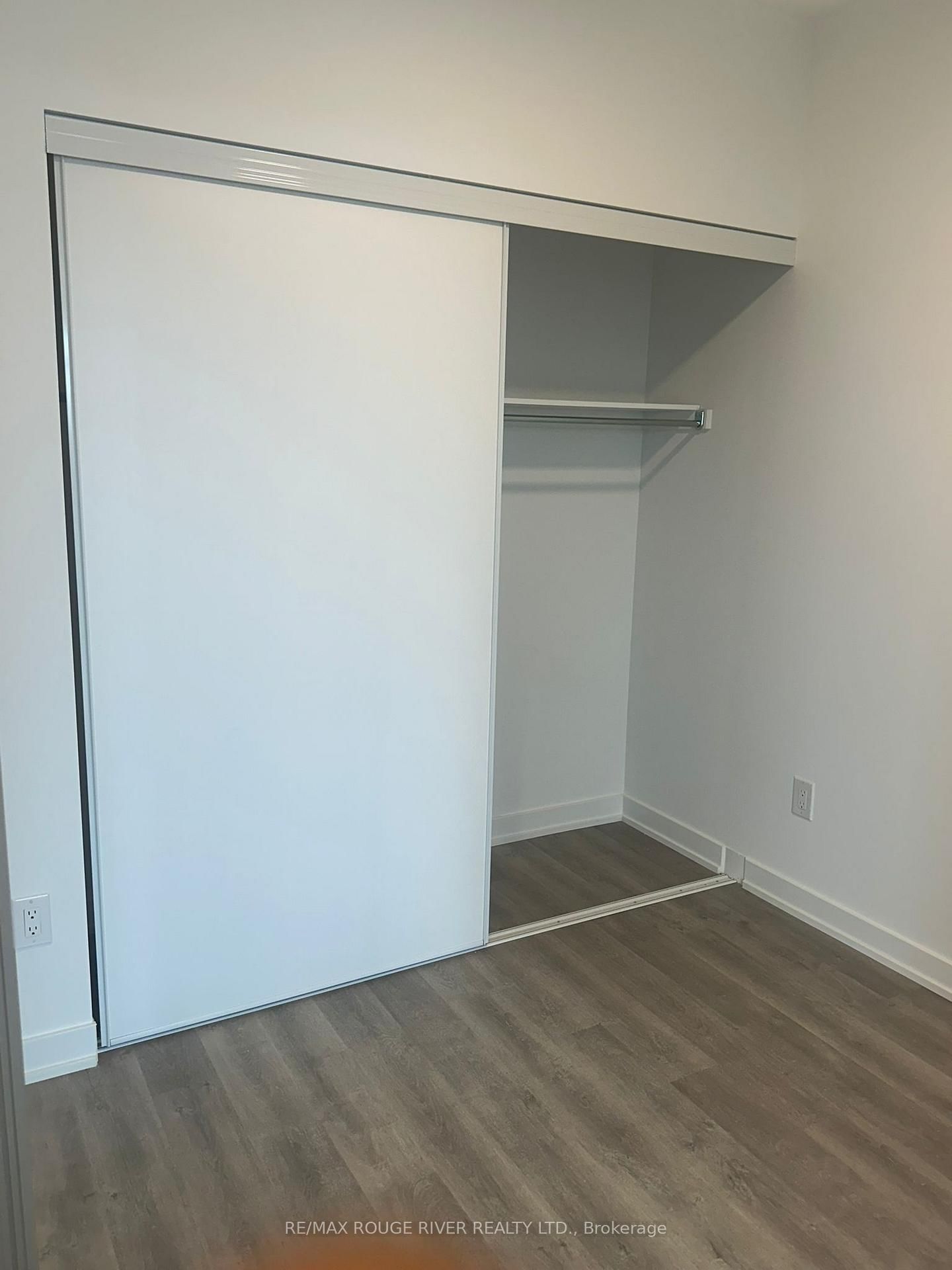 5105 Hurontario Street, Unit 1007 - Photo 5