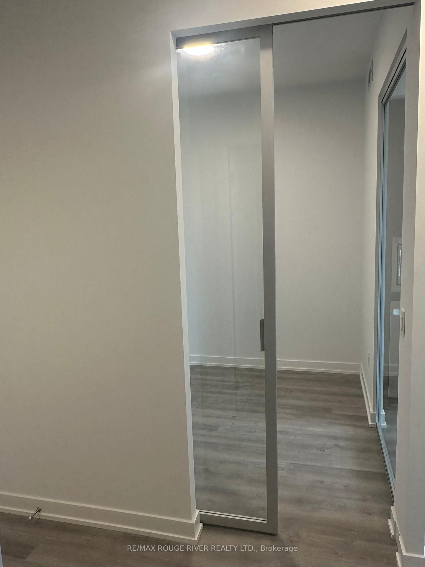 5105 Hurontario Street, Unit 1007 - Photo 6