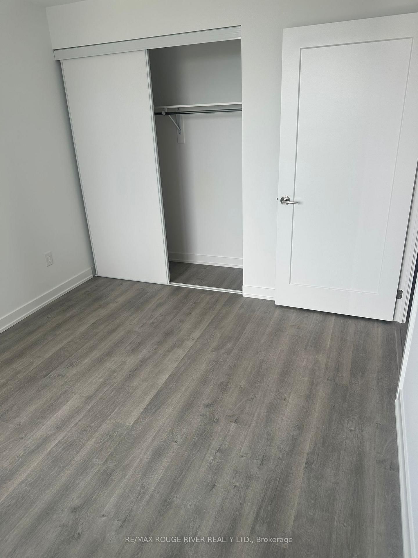 5105 Hurontario Street, Unit 1007 - Photo 8