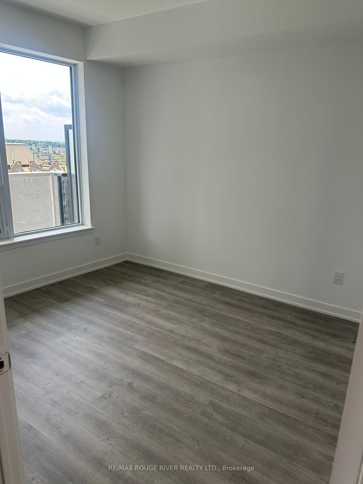 5105 Hurontario Street, Unit 1007 - Photo 9