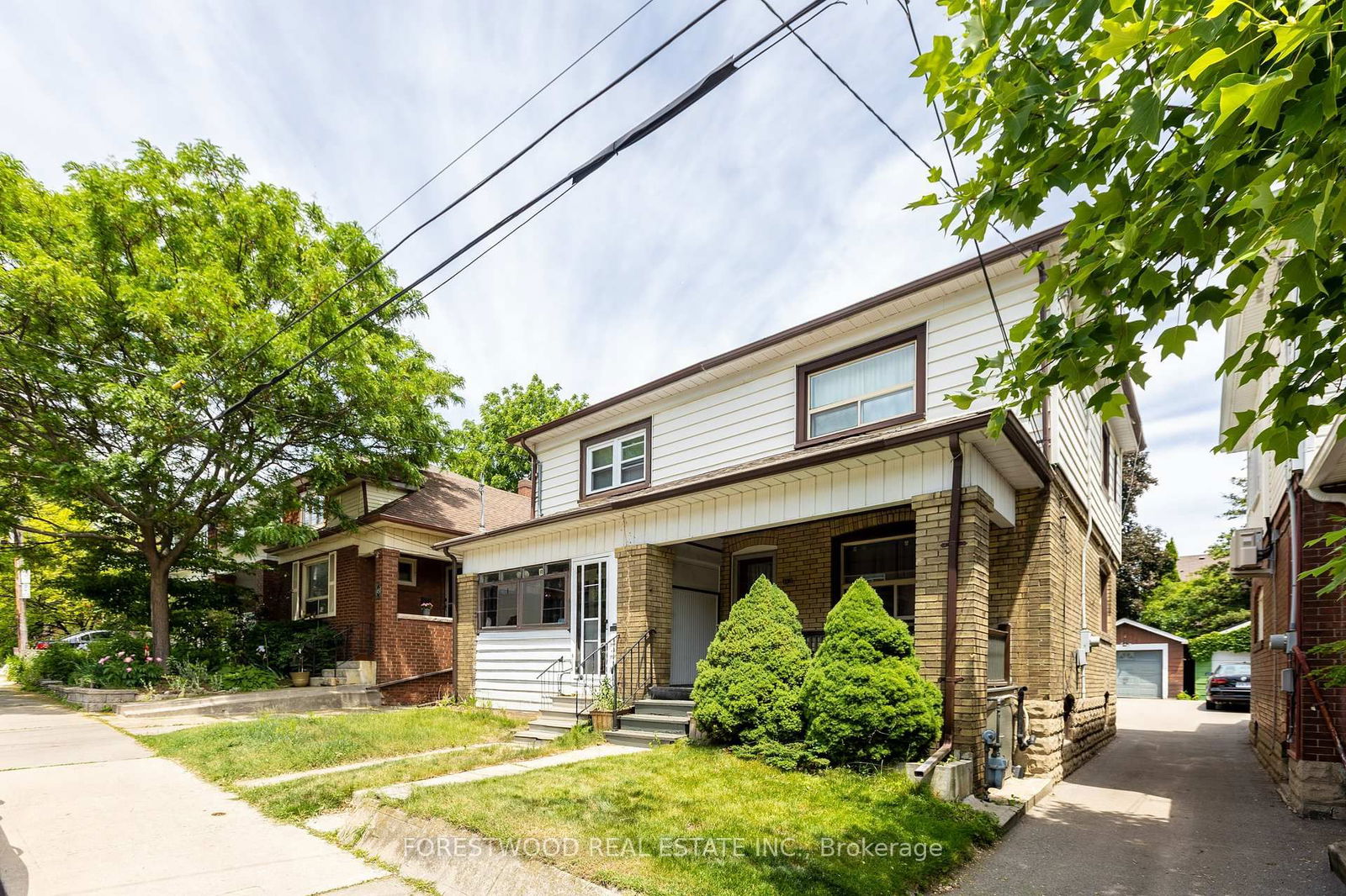 Listing photo 2