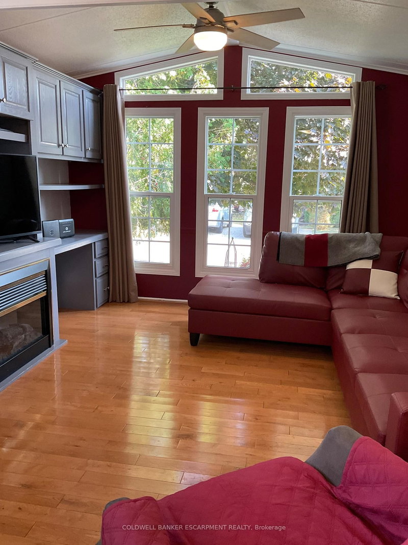 5 Spruce - 4449 Milburough Line, Burlington, L7P 0P5 | Image 3