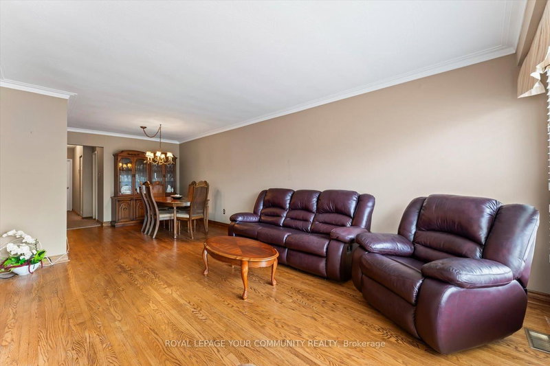 175 Lindylou Rd, Toronto, M9M 2B8 | Image 3
