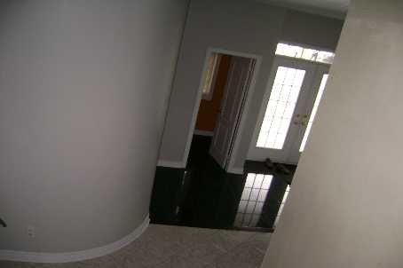 46 Customline Dr, Brampton, L7A3C2 | Image 3