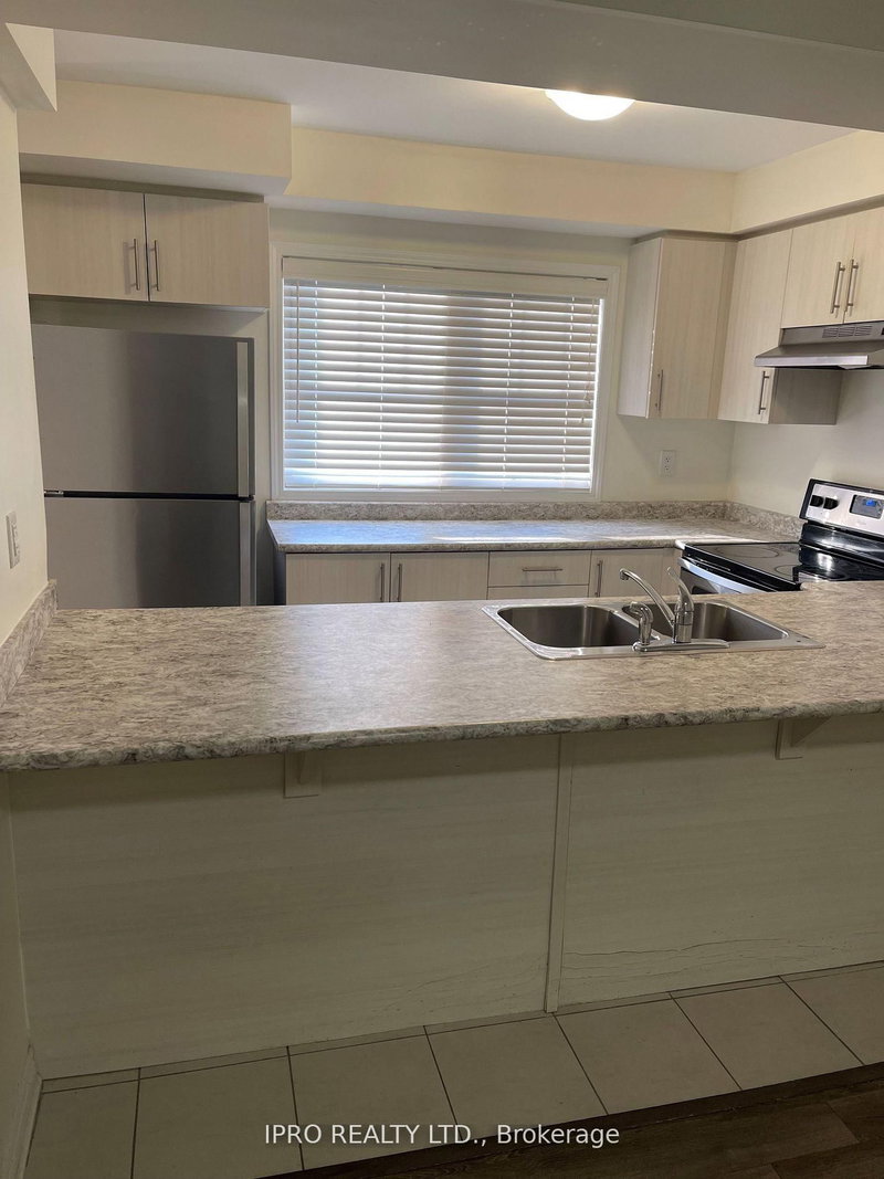 114 Frost Crt, Milton, L9E 1G4 | Image 3