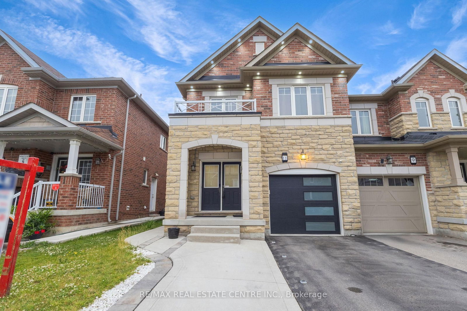 Townhouse for sale at 11 Hoover Road, Brampton, Ontario, L7A 4L2 - Northwest Brampton - MLS: W12251118