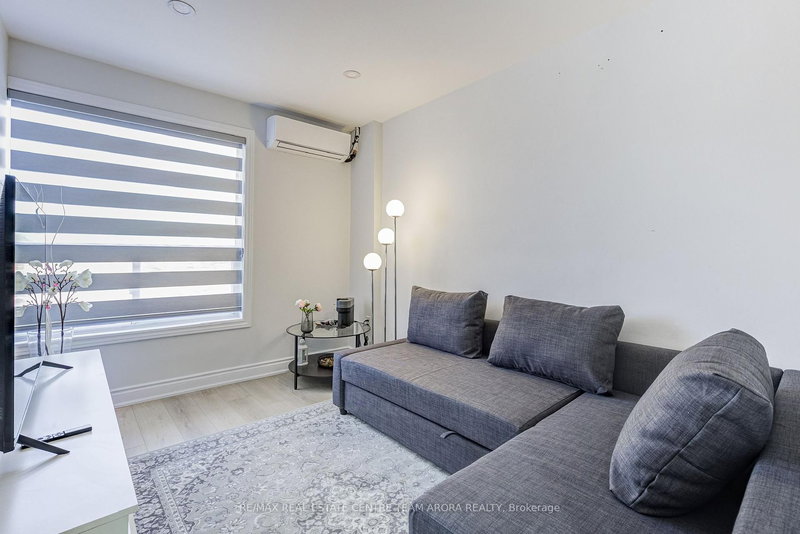 7060 Airport Rd, Mississauga, L4T 2G8 | Image 2