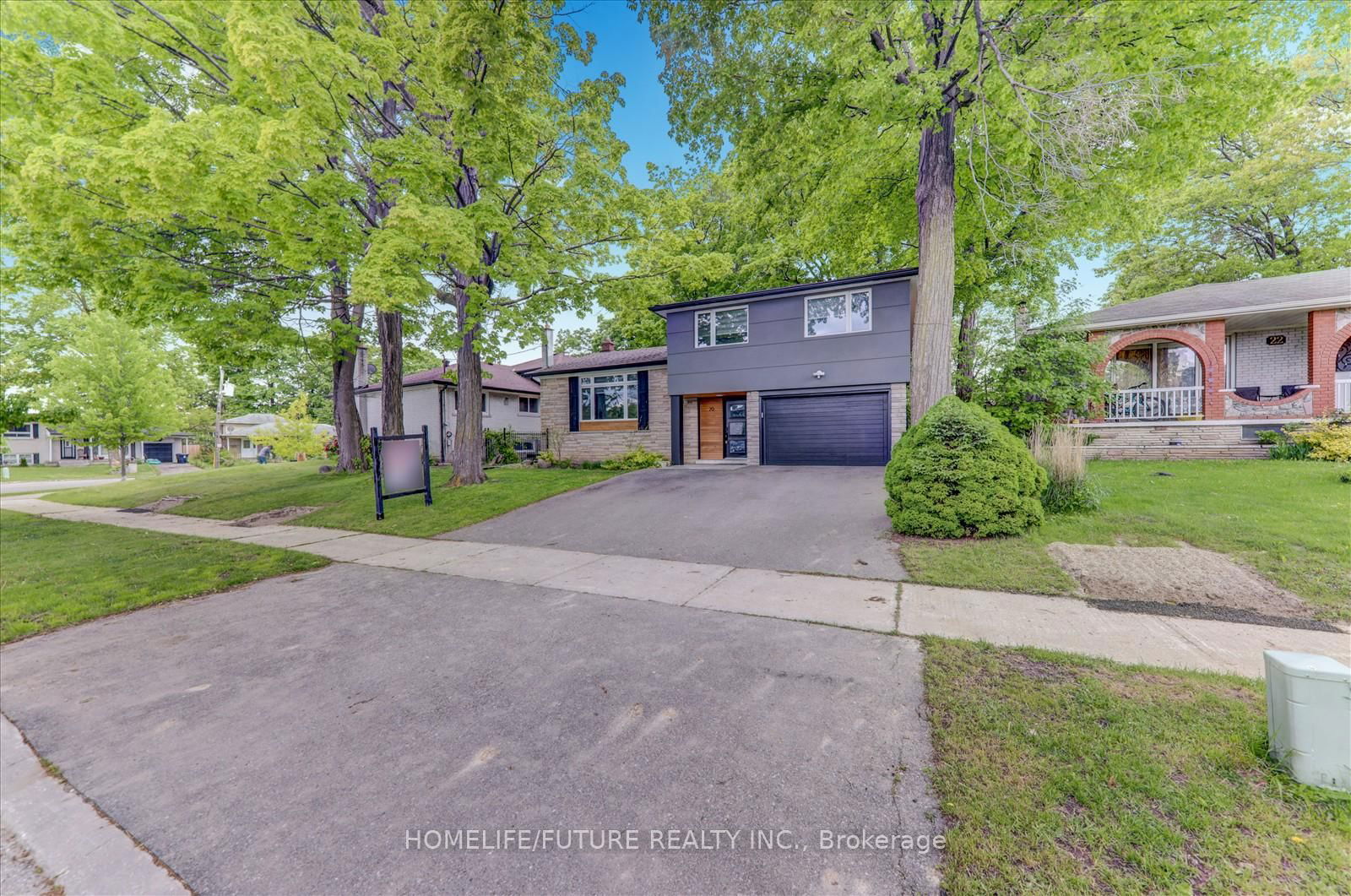 Detached House for sale at 20 Brantley Crescent, Toronto, Ontario, M3J 1X5 - York University Heights - MLS: W12251520