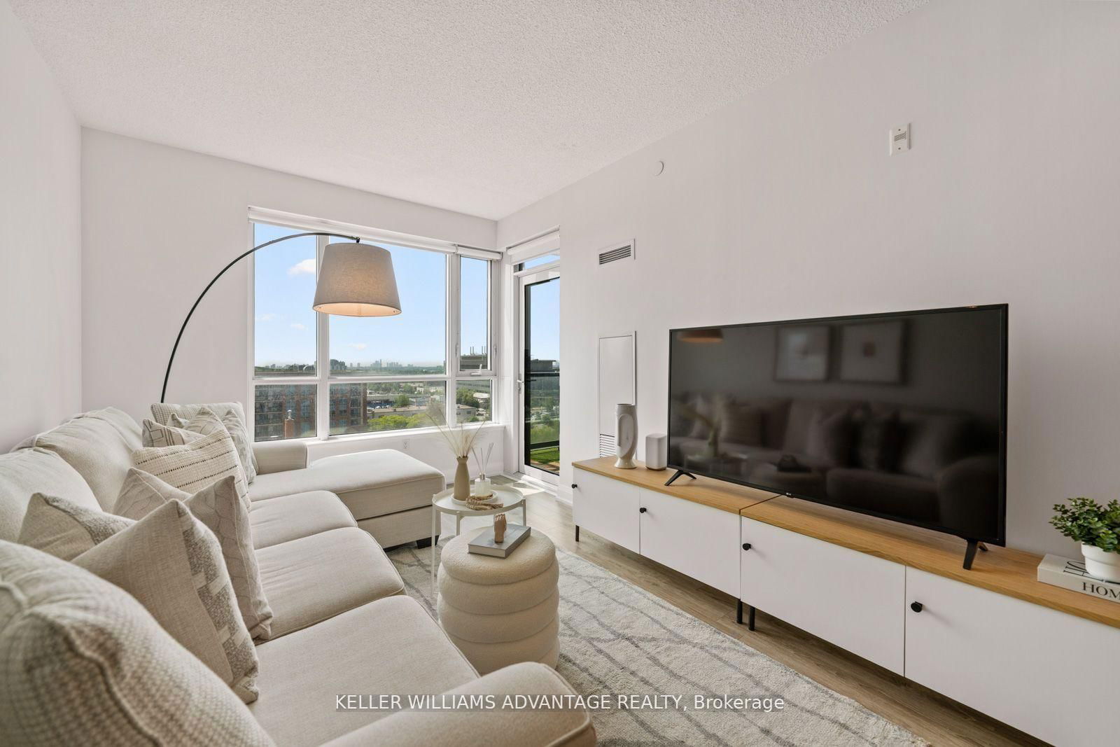 Condo for sale at 813-2800 Keele Street, Toronto, Ontario, M3M 2G4 - Downsview-Roding-CFB - MLS: W12251648