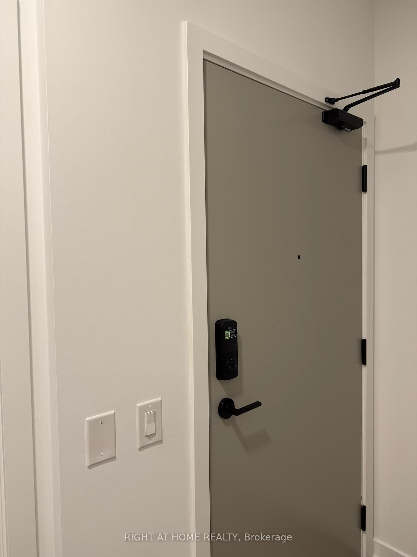 5105 Hurontario Street, Unit 1412 - Photo 20