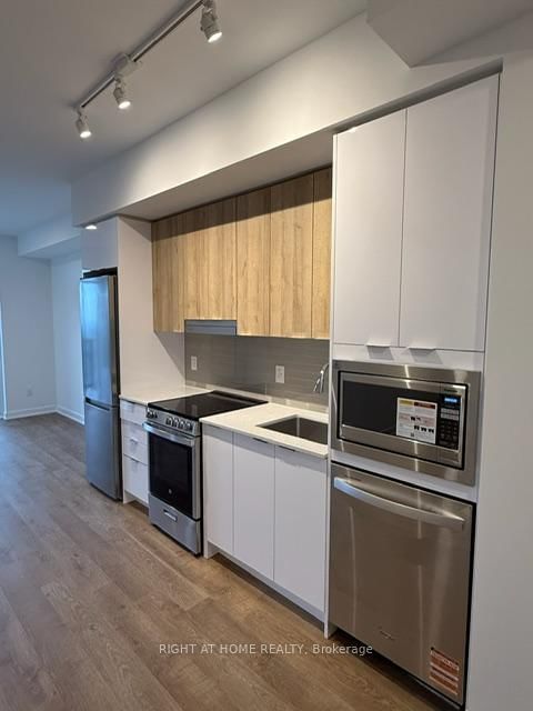 5105 Hurontario Street, Unit 1412 - Photo 4
