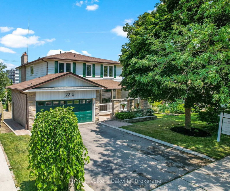 2215 Springfield Crt, Mississauga, L5K 1V3 | Image 3