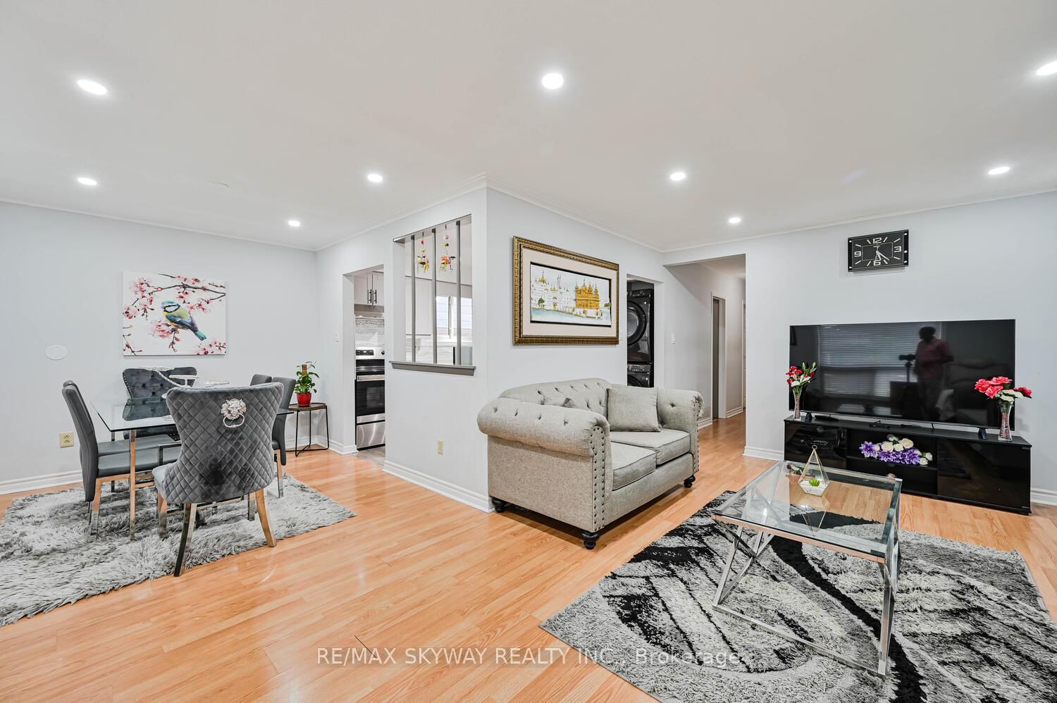 Listing Image 14