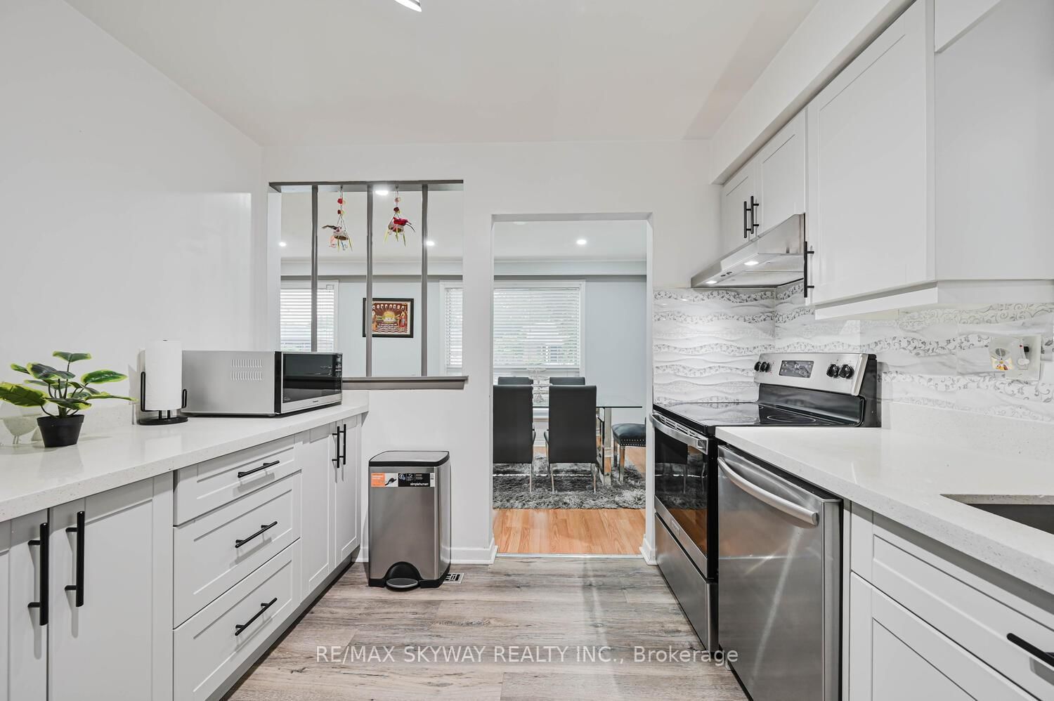 Listing Image 19