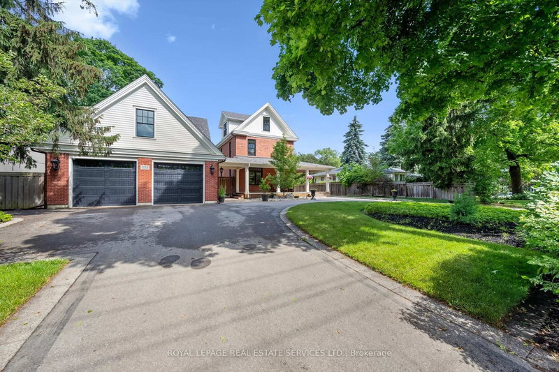 335 Lakeshore Rd W, Oakville, L6K 1G3 | Image 2