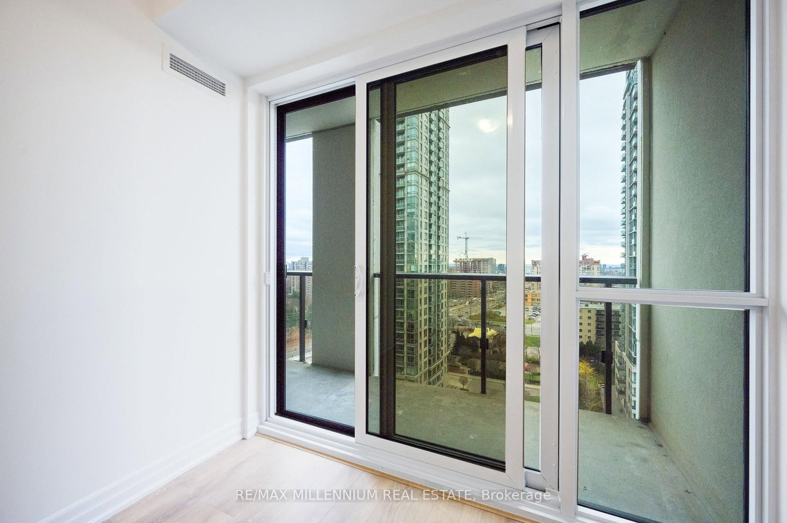 30 Elm Drive, Unit 1106 - Photo 26