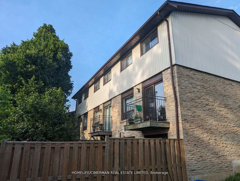 46 - 46 Foster Cres, Brampton, L6V 3M7 | Image 2