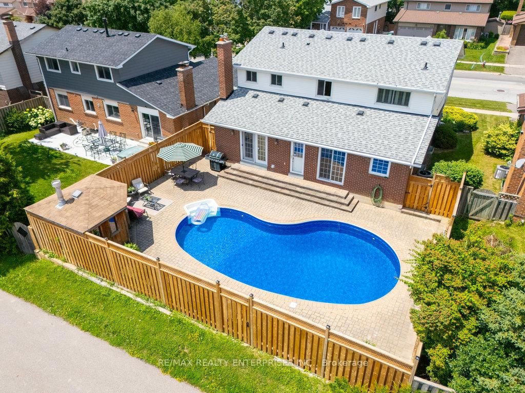 Detached House for sale at 111 Elgin Drive, Brampton, Ontario, L6Y 2E6 - Brampton South - MLS: W12261245