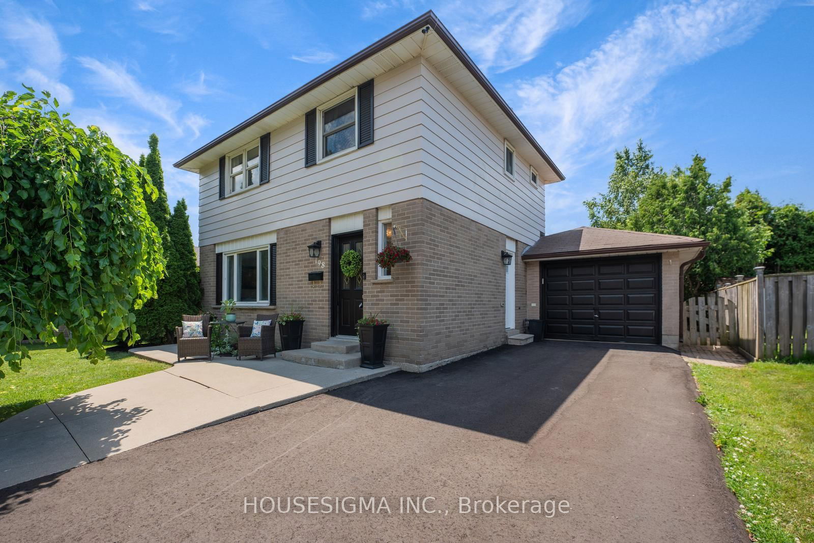 Detached House for sale at 198 Archdekin Drive, Brampton, Ontario, L6V 1Z1 - Madoc - MLS: W12261378