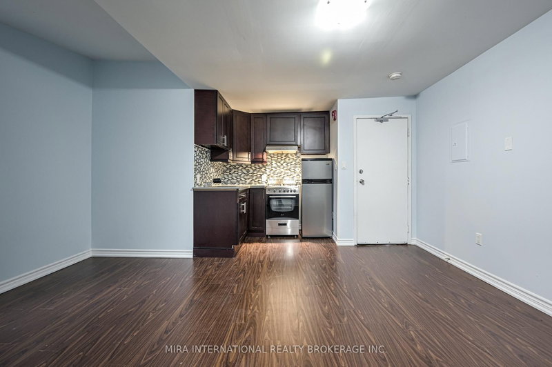 203 - 70 Melbourne Ave, Toronto, M6K 1K7 | Image 3