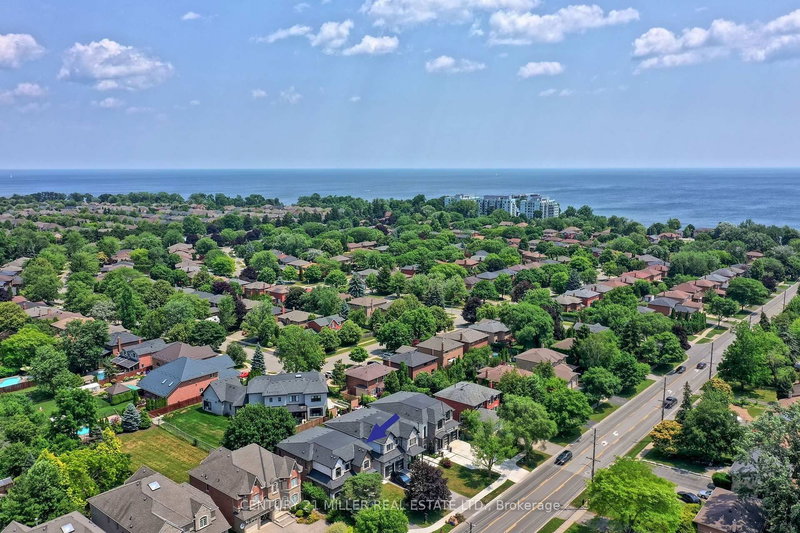 185 Burloak Dr, Oakville, L6L 6S7 | Image 2