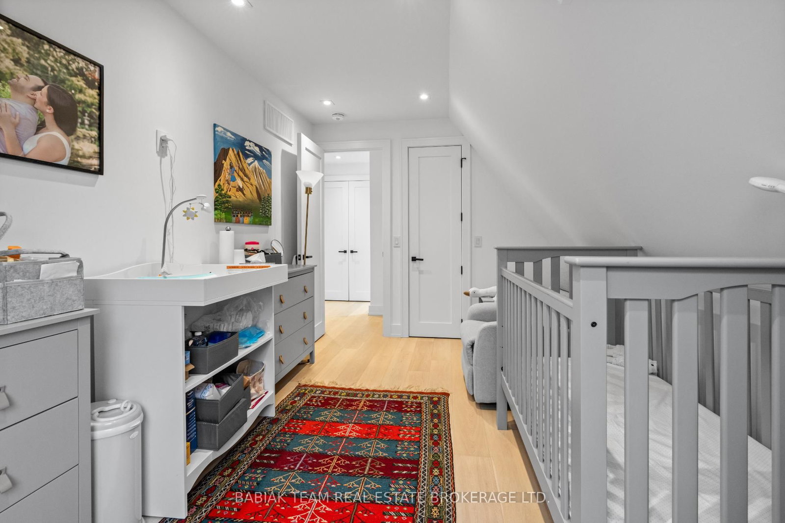 Listing Image 12