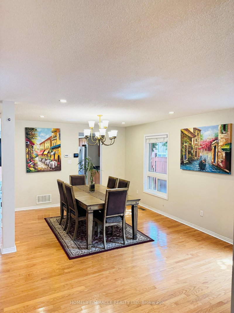 65 Fairhill Ave, Brampton, L7A 2E8 | Image 2