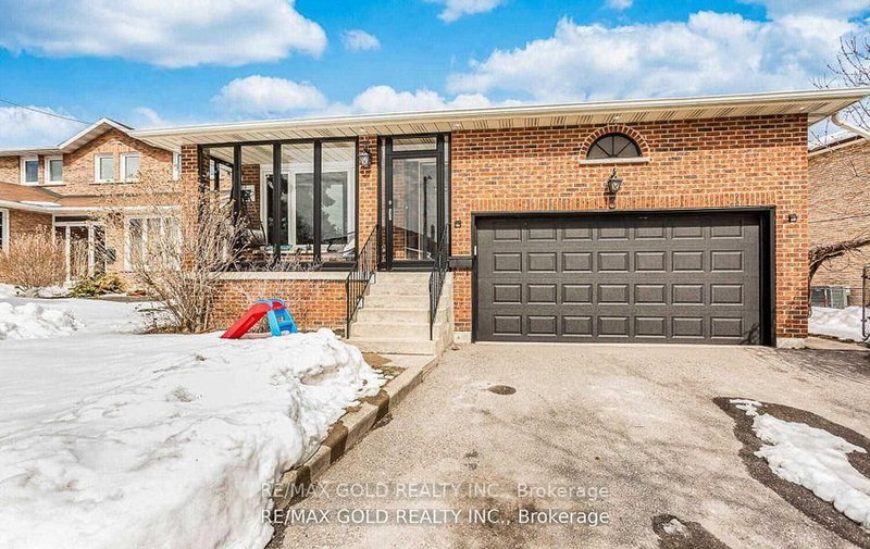 3 Panorama Cres N, Brampton, L6S 3T7 | Image 2