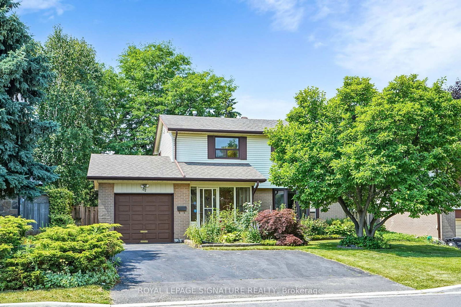 Detached House for sale at 61 Centre Street, Brampton, Ontario, L6W 2X7 - Brampton East - MLS: W12266581