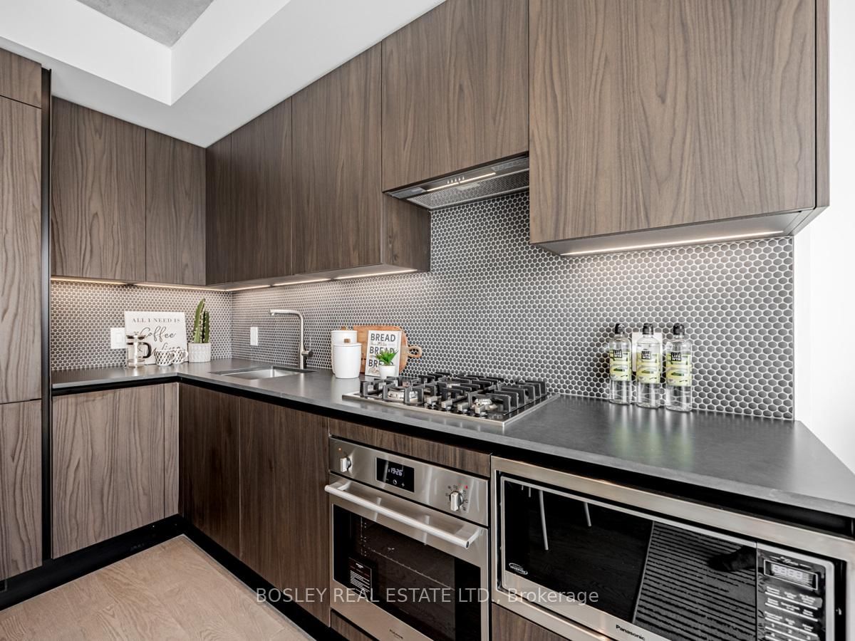 2720 Dundas Street W, Unit 406 - Photo 11