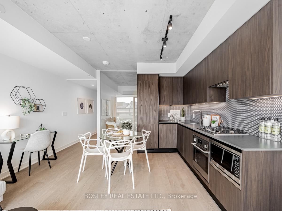 2720 Dundas Street W, Unit 406 - Photo 8
